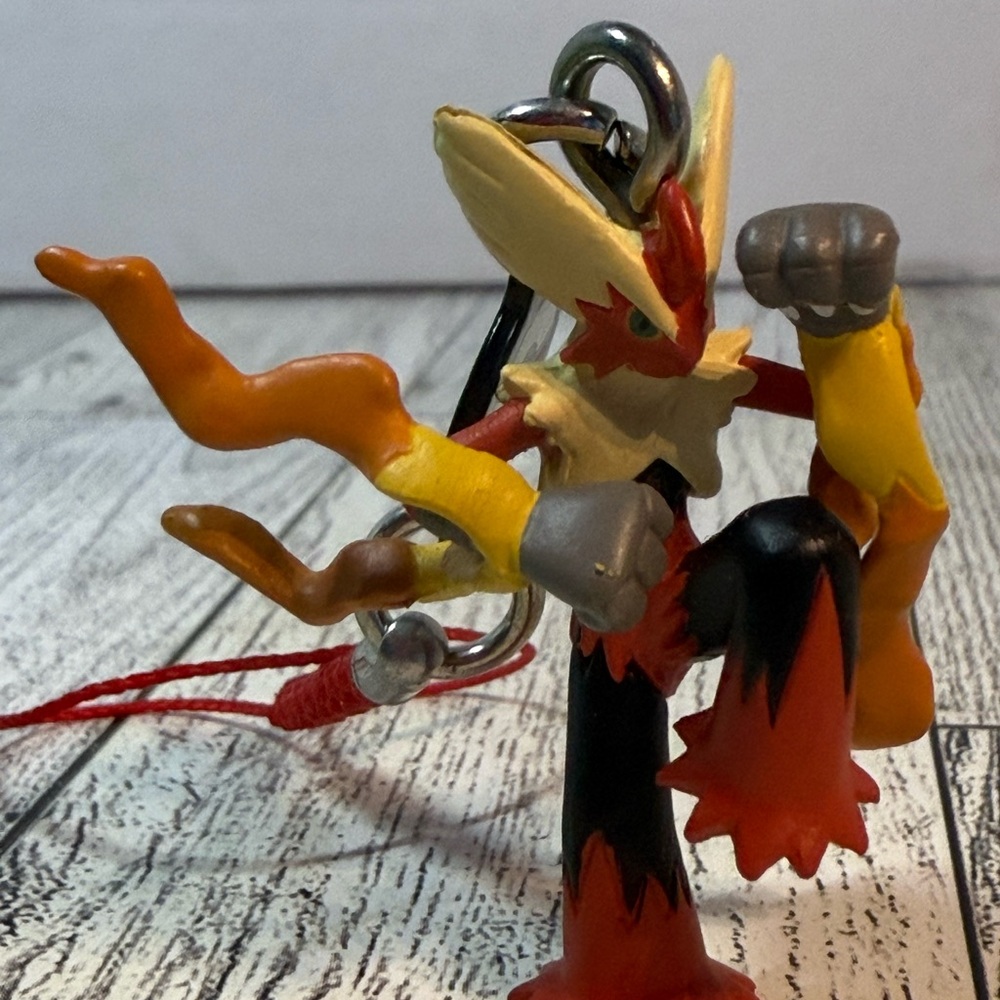 Mega Blaziken Pokémon Company International Mini TOMY Nintendo Chin Keychain